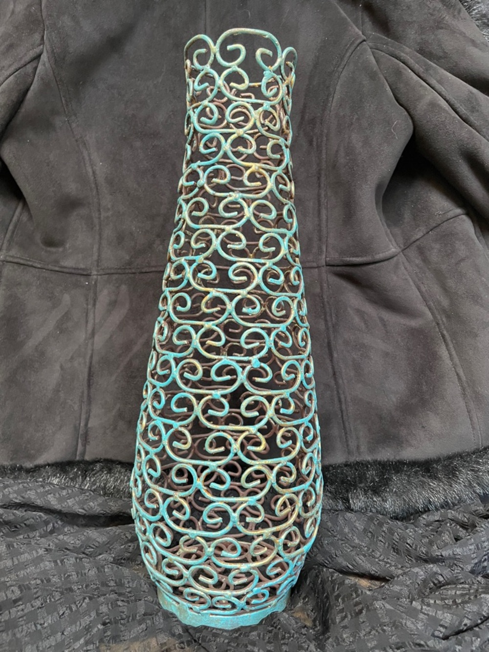 🌹Turquoise & Gold finish Scrollwork Metal Iron Decorative Vase